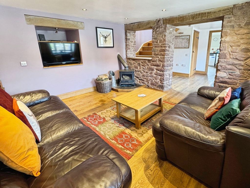 Property photo 2 of 28