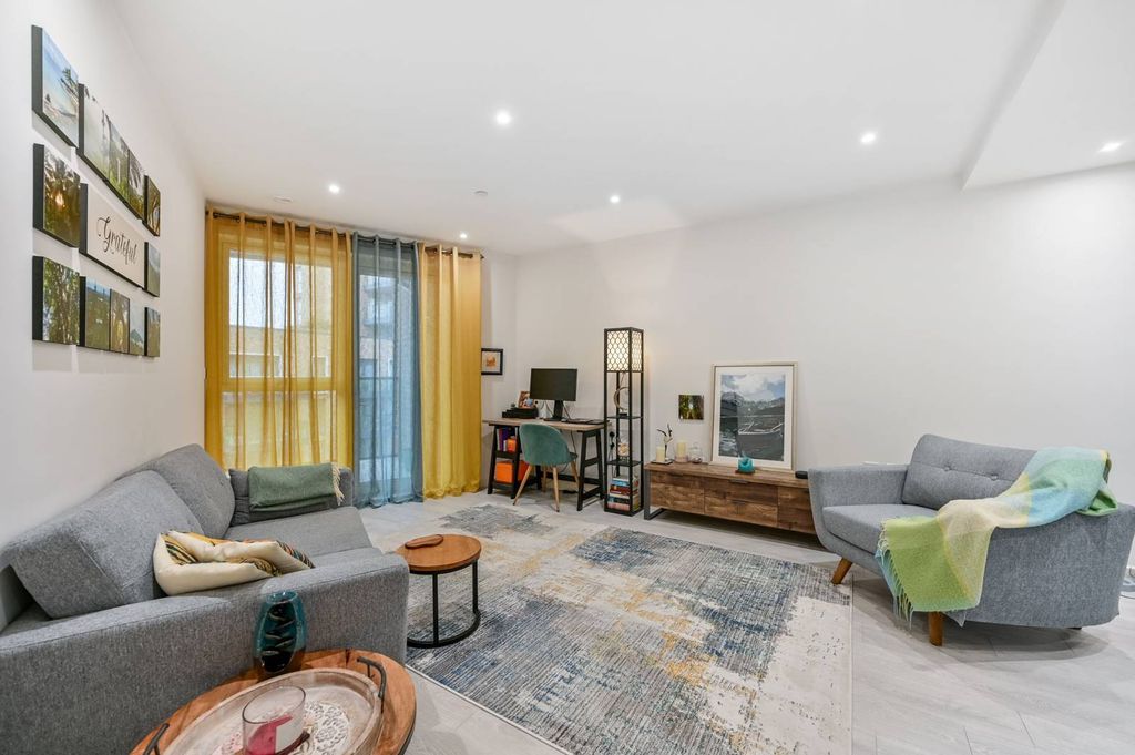 Property photo 3 of 9