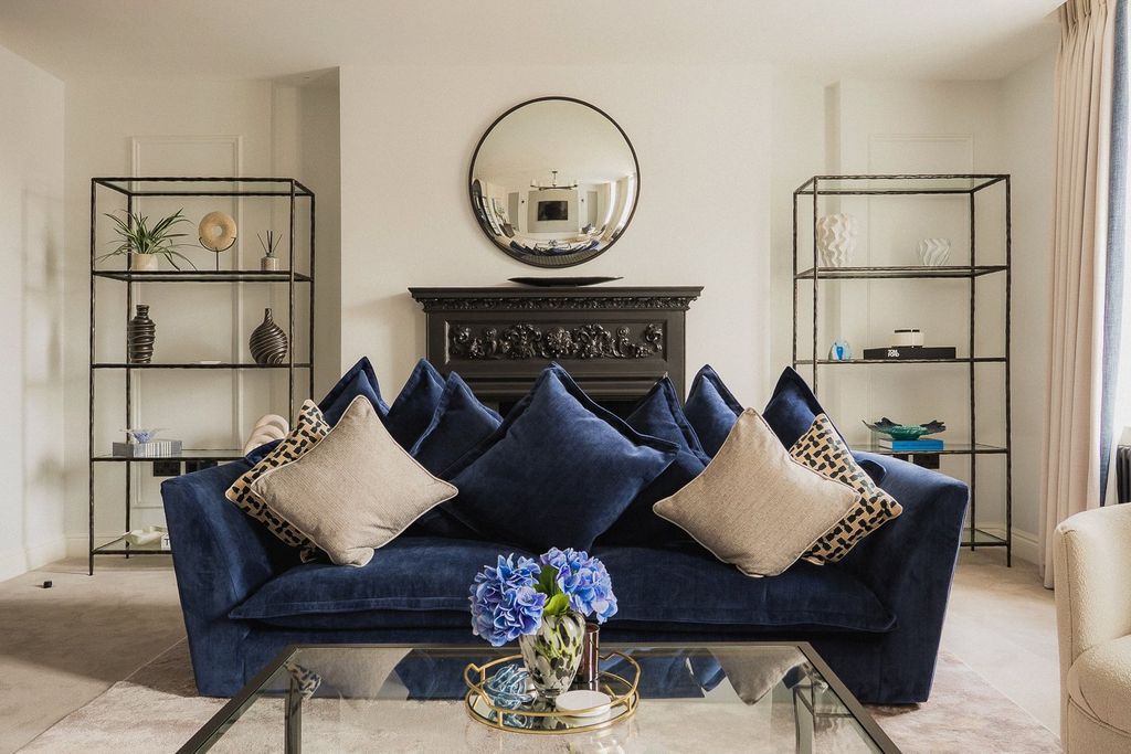 Property photo 3 of 16 Seating Area