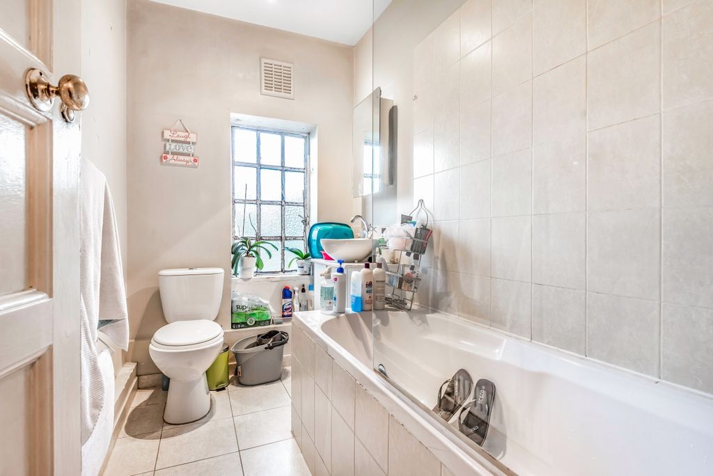 Property photo 3 of 5 661696 (6)