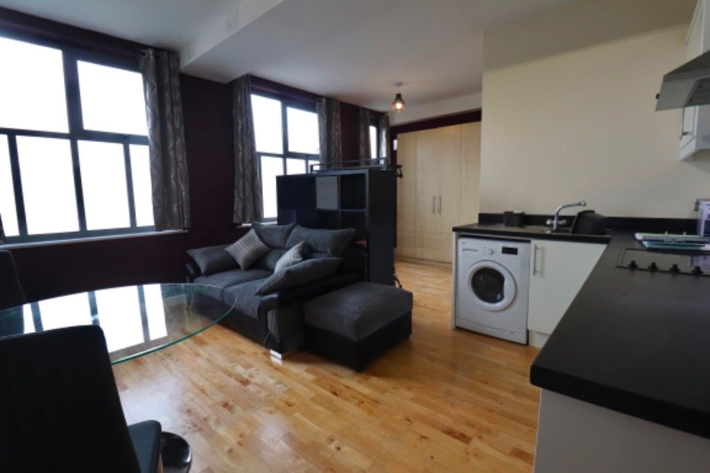 Property photo 2 of 6