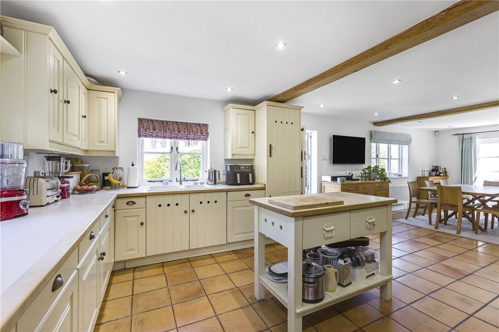Property photo 2 of 29 Kitchen/Diner