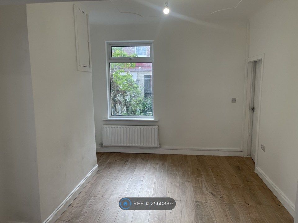 Property photo 3 of 10 Dinning Room