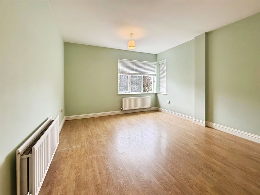 Property photo 2 of 6 Lounge/Dining