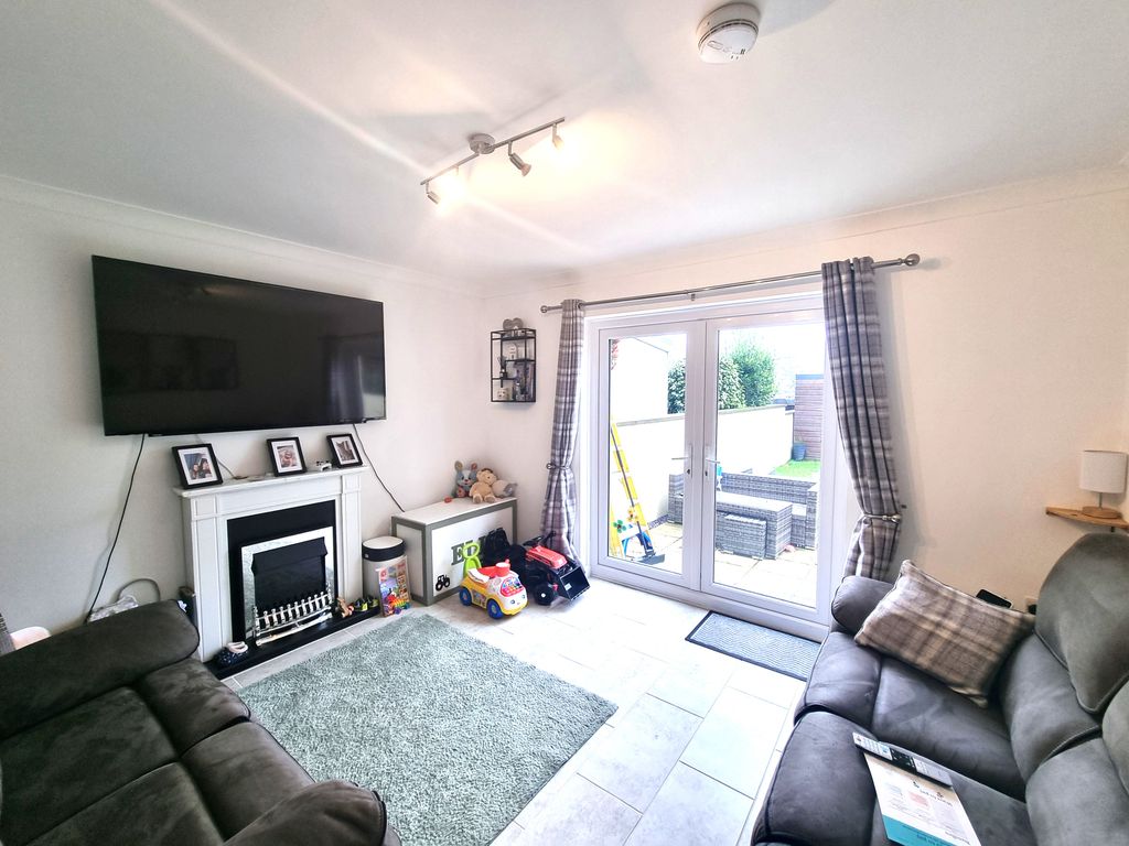 Property photo 3 of 12 Living Room