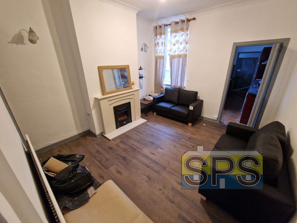 Property photo 2 of 8