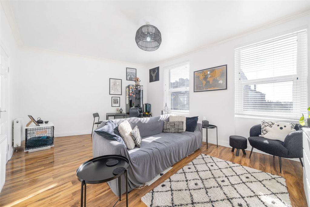 Property photo 2 of 10 Penge Road-10.Jpg
