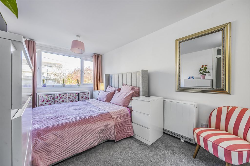 Property photo 2 of 18 74 Fort Cumberland Road, Southsea-Porticomarketing