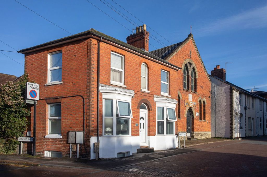 Property photo 1 of 33