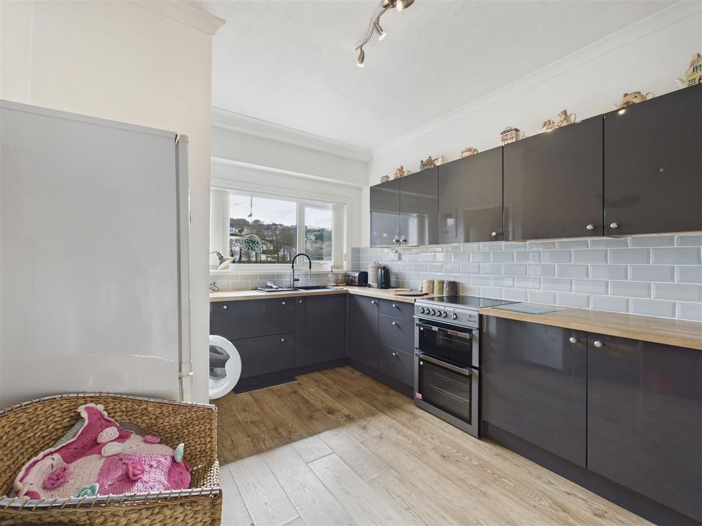 Additional image 10 of 3 bed flat for saleMilford Street, Saundersfoot SA69