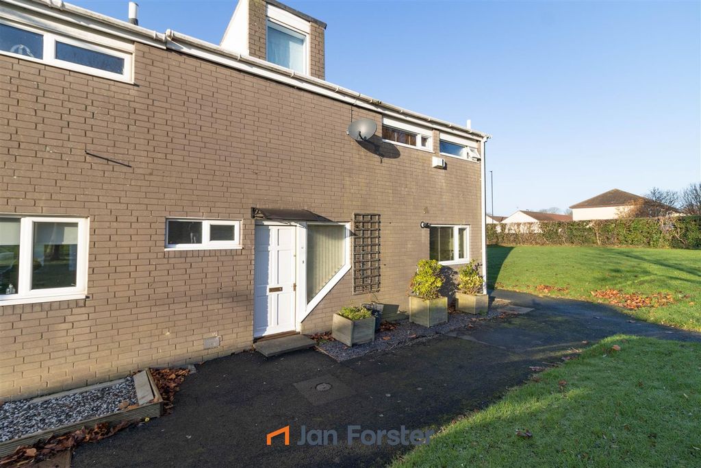 Property photo 1 of 15 Front External