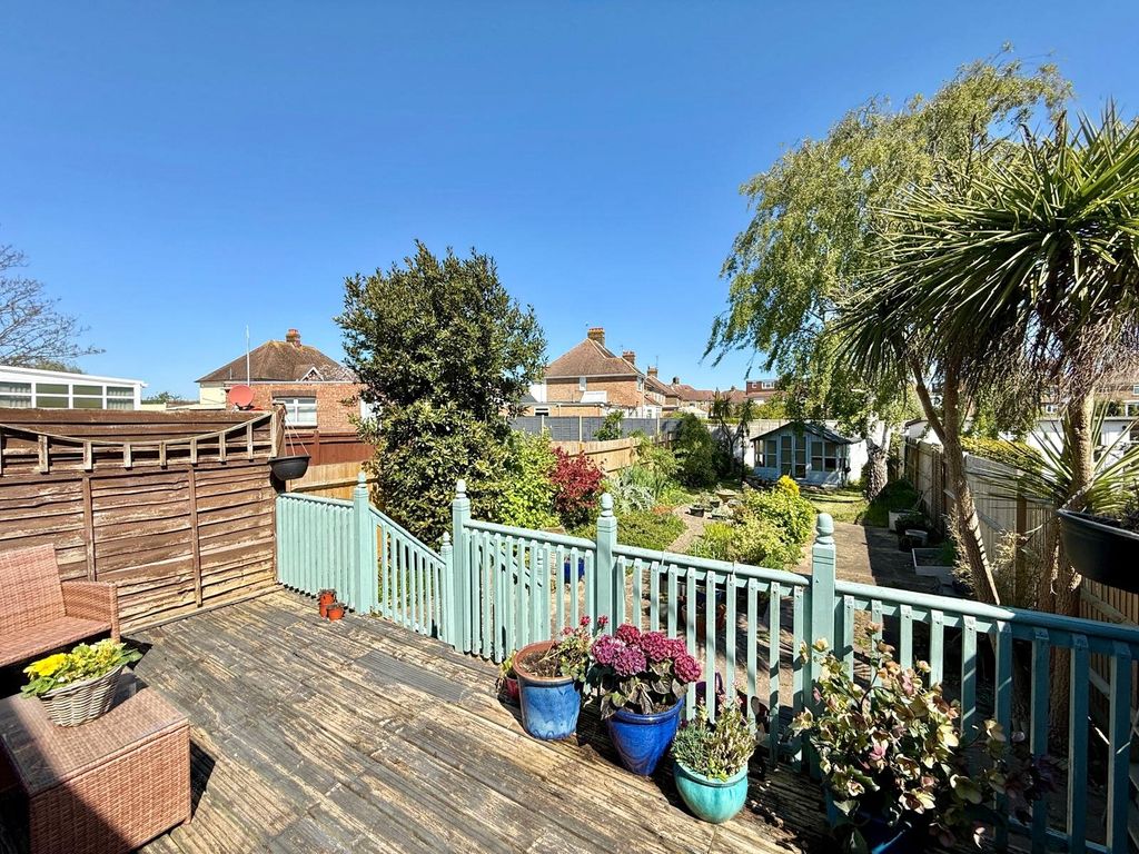 Property photo 3 of 15 Picture No. 04