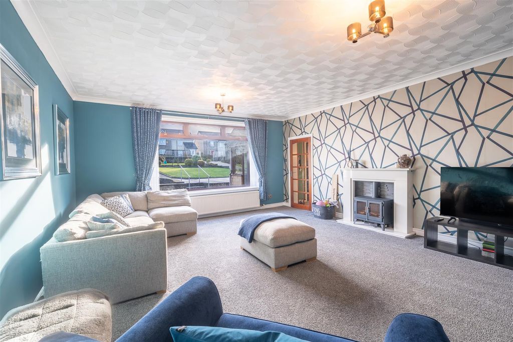 Property photo 3 of 20 Lounge-1.Jpg