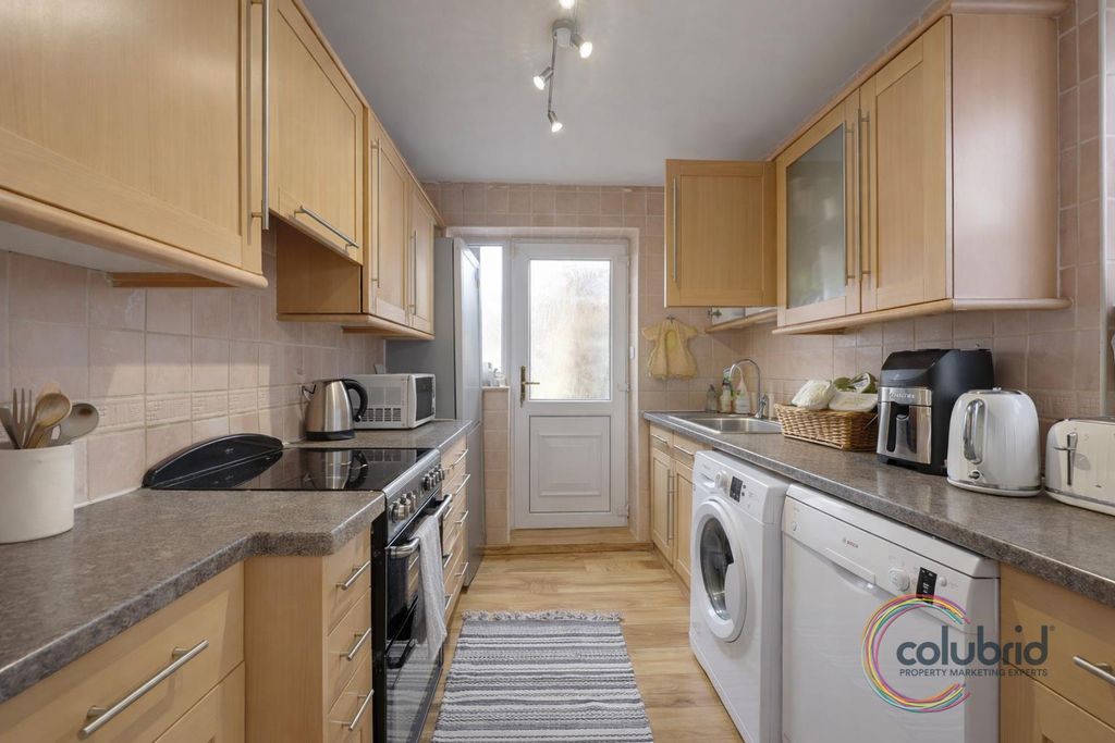 Property photo 3 of 16