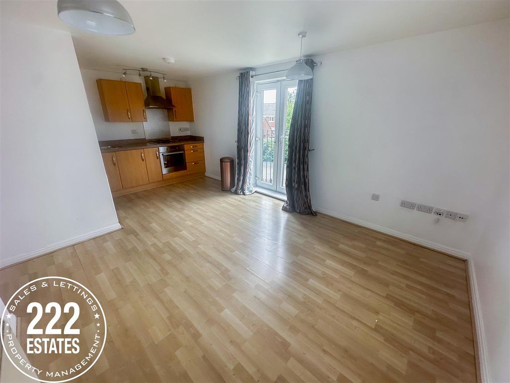 Property photo 2 of 8