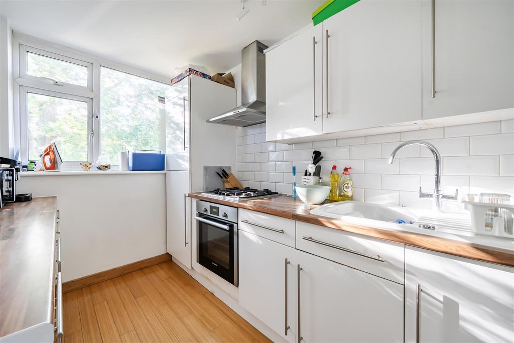 Property photo 2 of 15 Kitchen