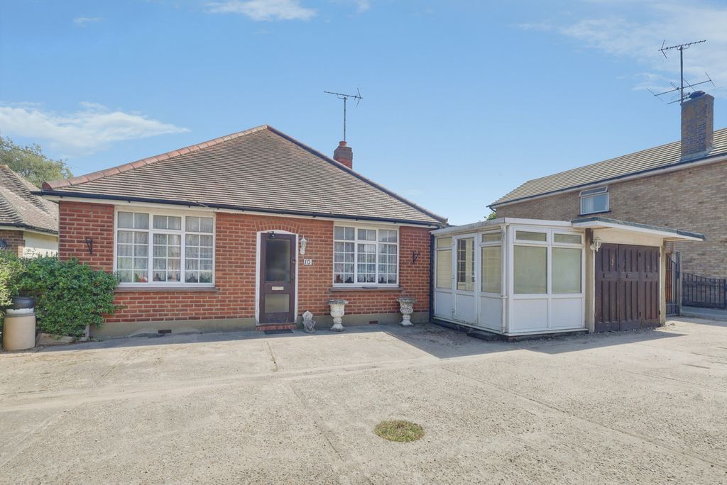 Property photo 1 of 32