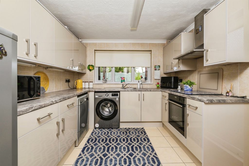 Property photo 2 of 14