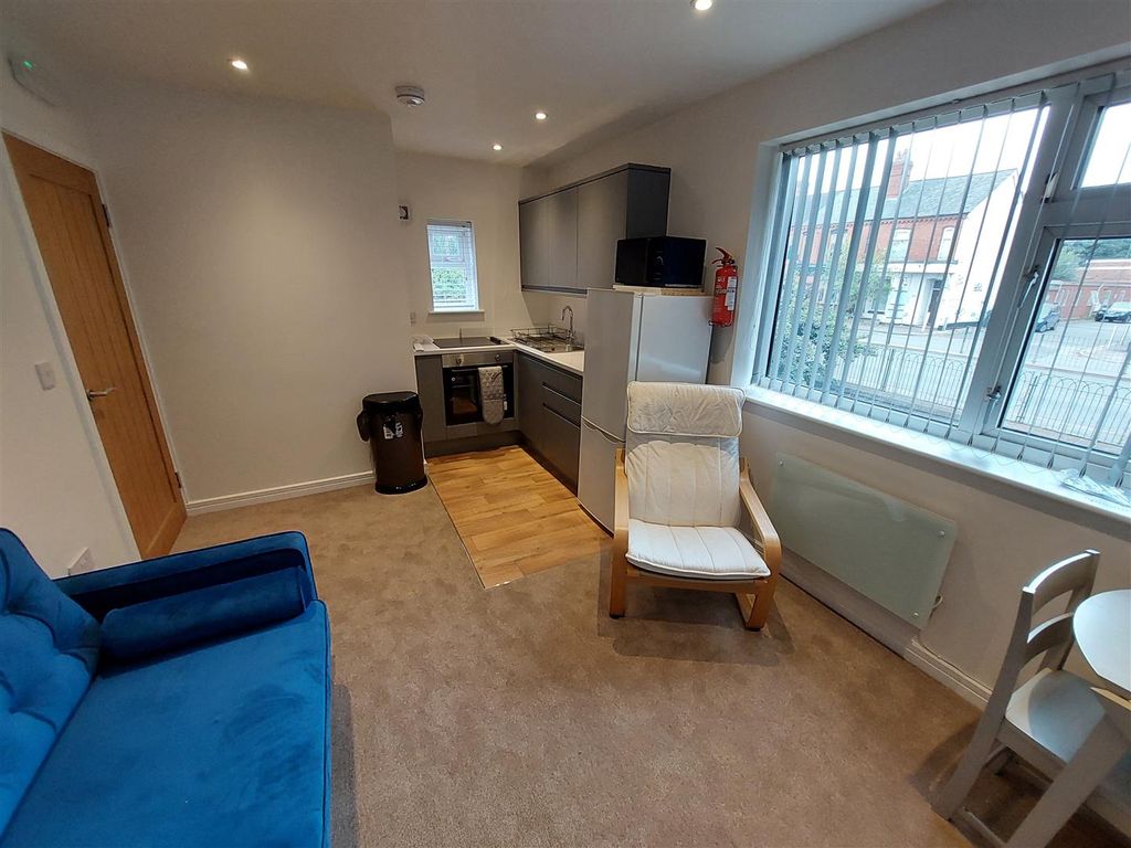 Property photo 3 of 6