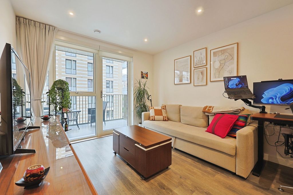 Property photo 2 of 18 Open Plan Living