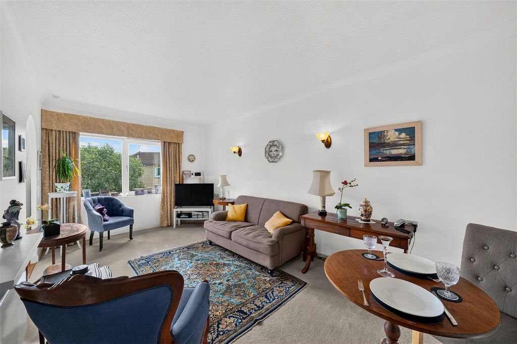 Property photo 3 of 13 Homecross House, W4 - For Sale