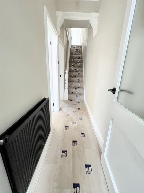 Property photo 3 of 15 Entrance Hall