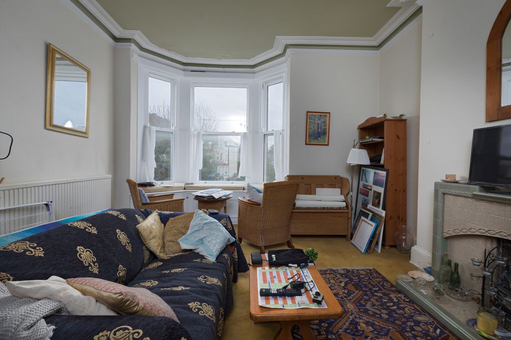 Property photo 3 of 47