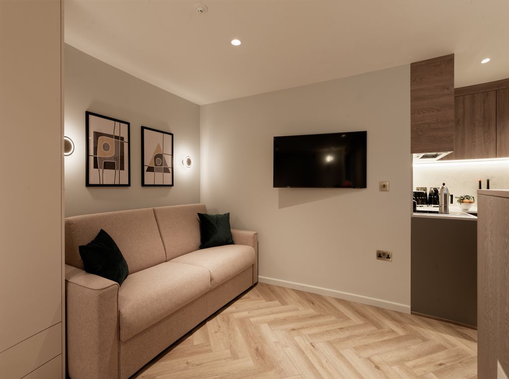 Property photo 2 of 6