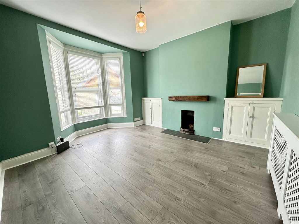 Property photo 2 of 14 Lounge.Jpeg