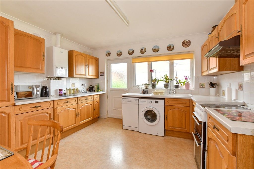 Property photo 3 of 12 Kitchen/ Dining Room