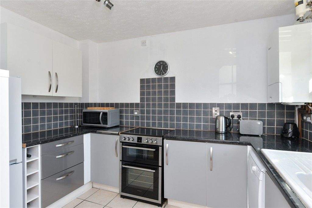 Property photo 2 of 10 Kitchen