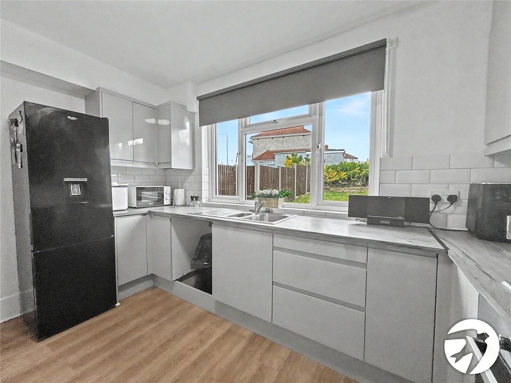 Property photo 1 of 23 Picture No. 05