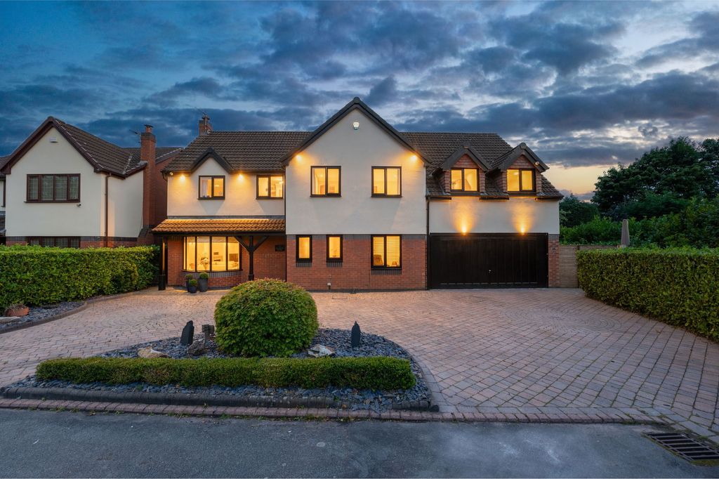 Property photo 1 of 71