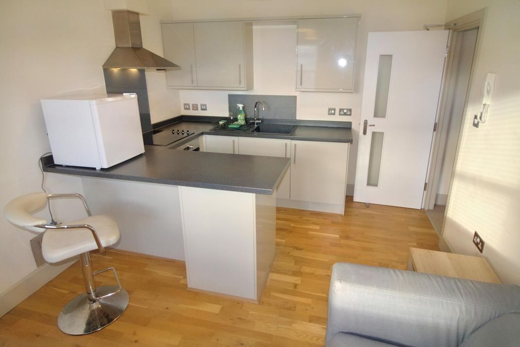 Property photo 2 of 6 Kitchen