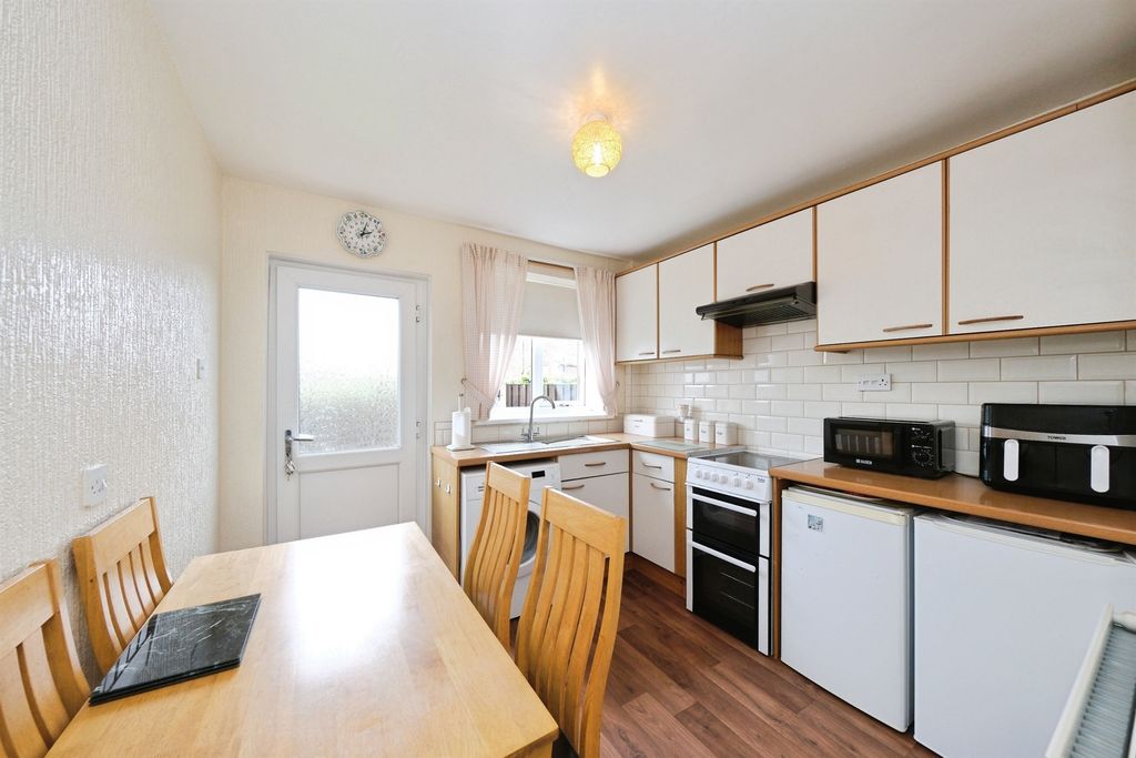 Property photo 3 of 21