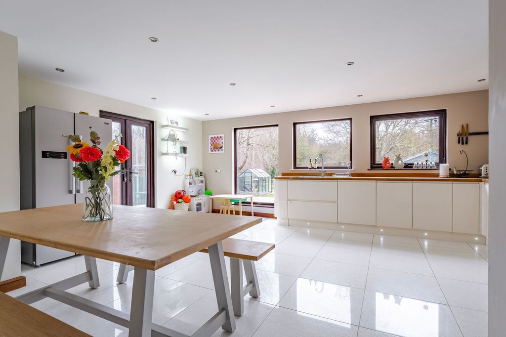 Property photo 3 of 30