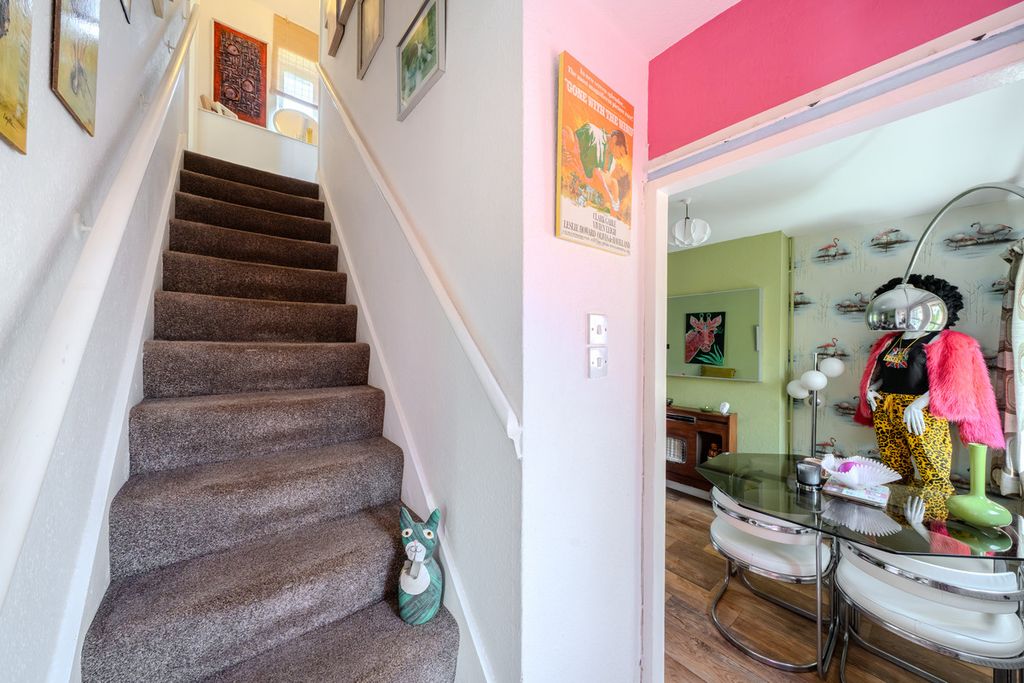 Property photo 2 of 26