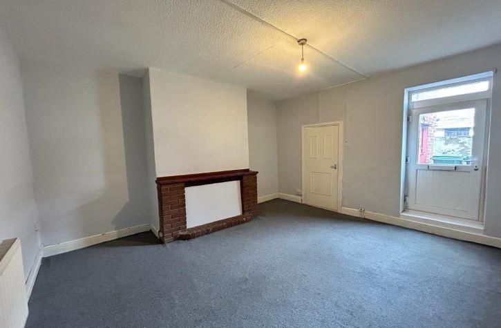 Property photo 2 of 6 28 Morpeth Terrace Lounge.Jpg