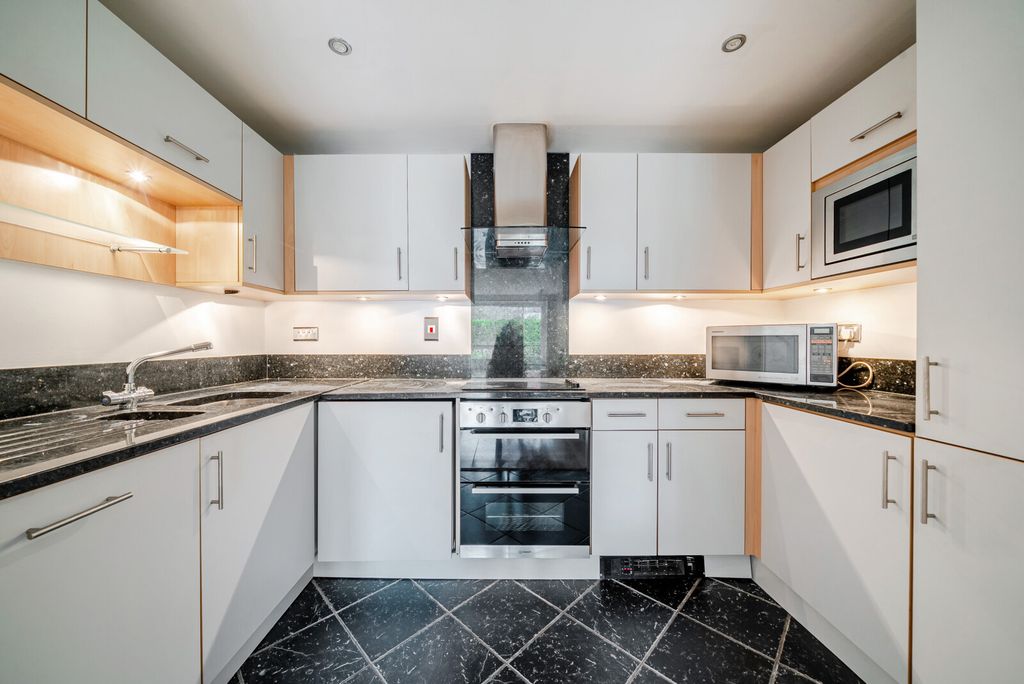 Property photo 3 of 14 Kitchen