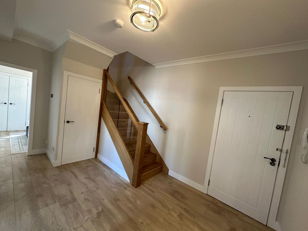 Property photo 3 of 48 Gallery