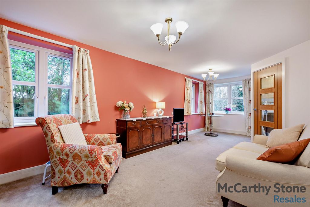 Property photo 2 of 22 8672487-Interior04-800.Jpg