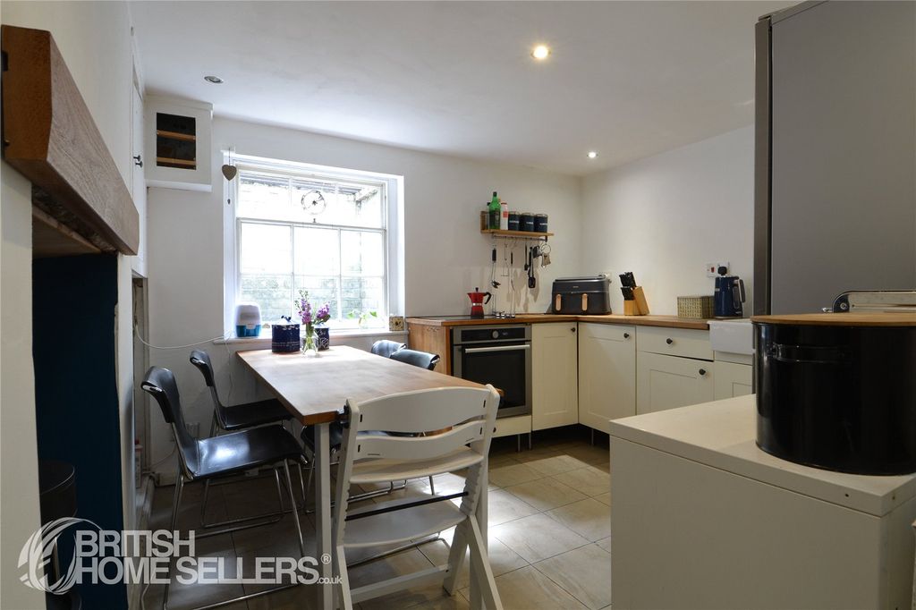 Property photo 2 of 12 Picture No. 08