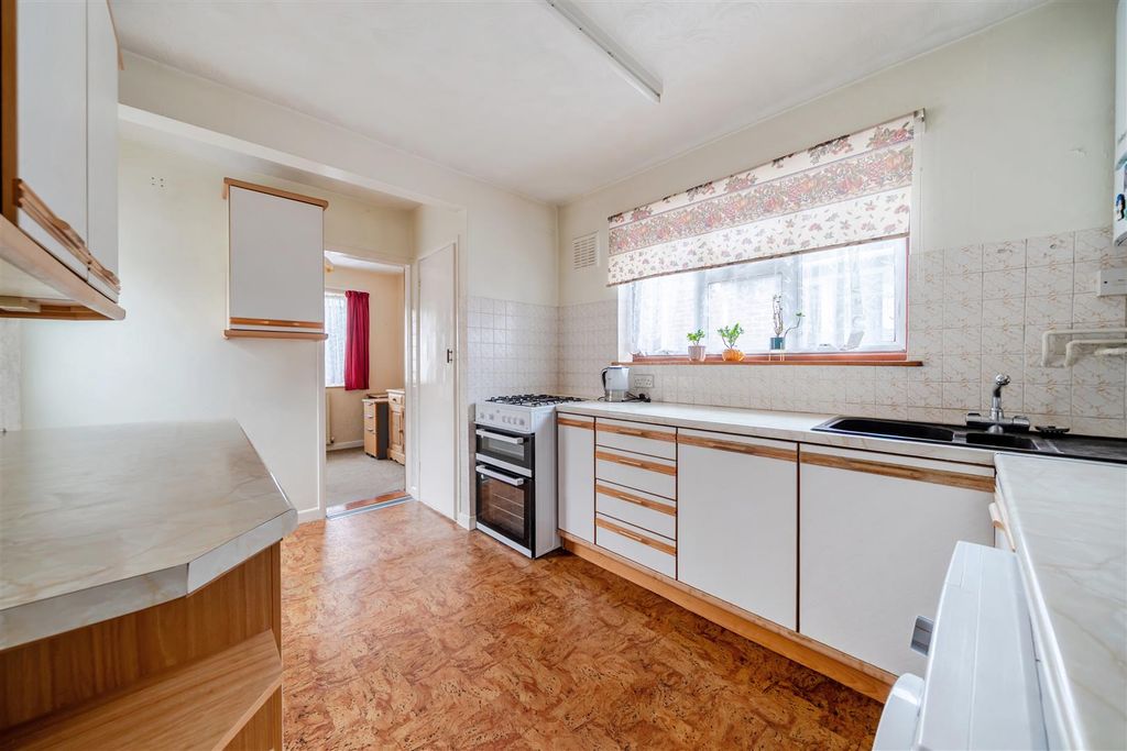 Property photo 3 of 14 Kitchen