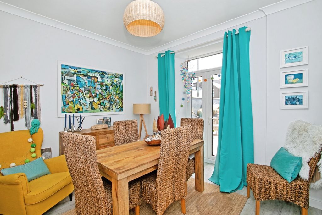 Property photo 3 of 29 Dining Room/Bed 5