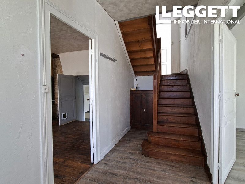 Property photo 3 of 10