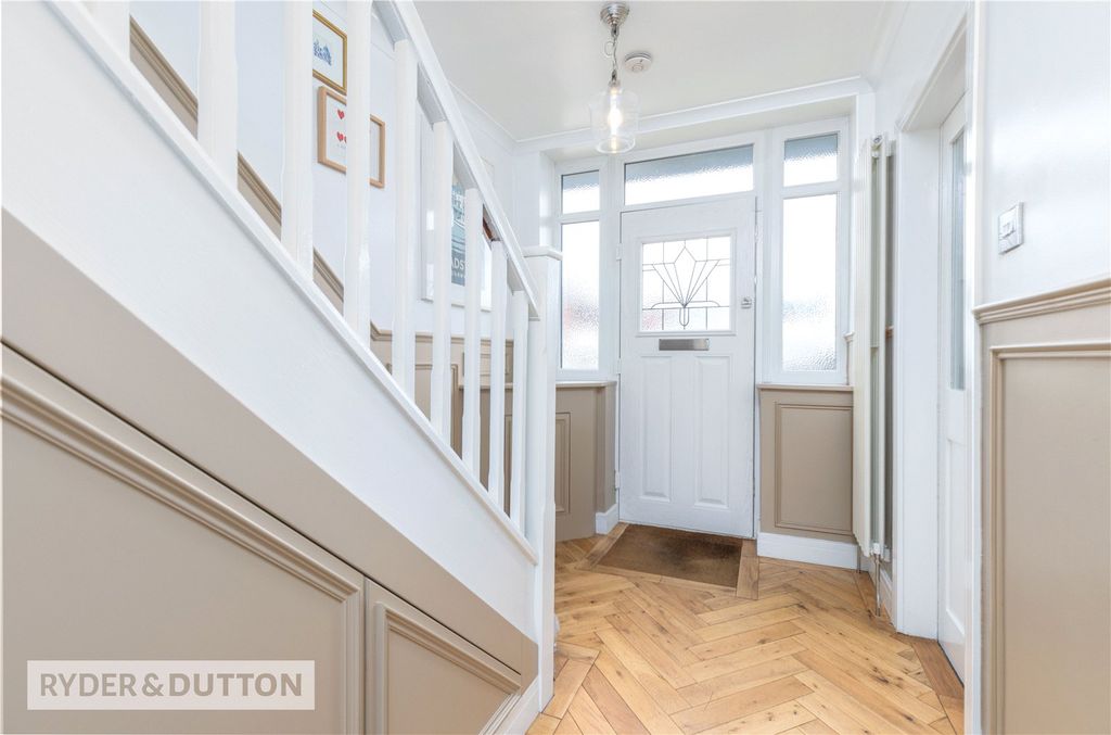 Property photo 3 of 29 Hall