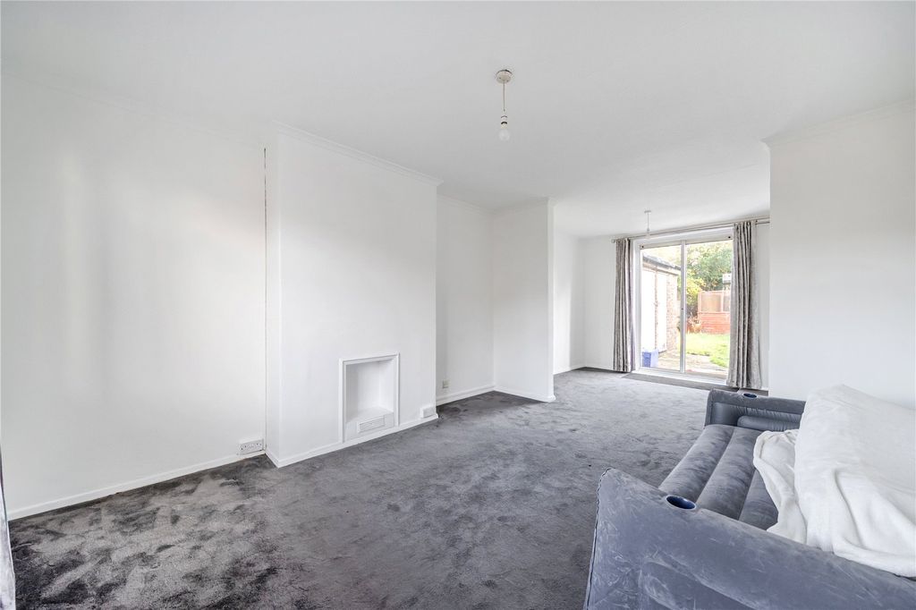 Property photo 2 of 18 Picture No. 17