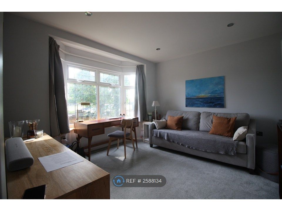 Property photo 3 of 35