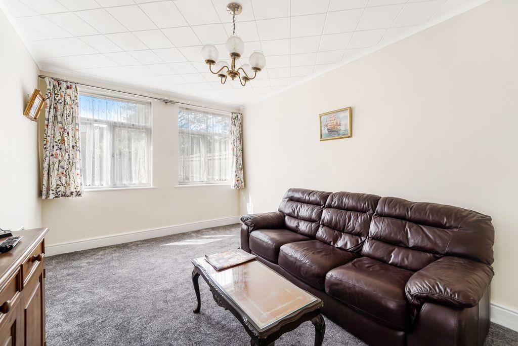Property photo 2 of 21 Picture No. 08