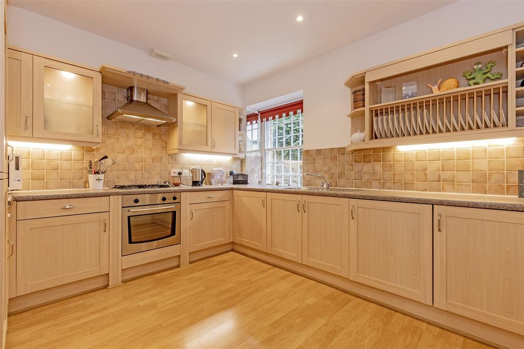 Property photo 2 of 24 Kitchen